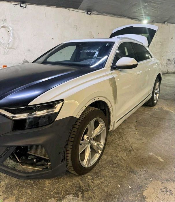 решітка радіатора Audi Q8 Ауді Ку8