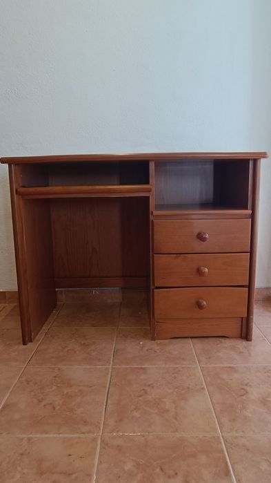 Secretária de Madeira Maciça