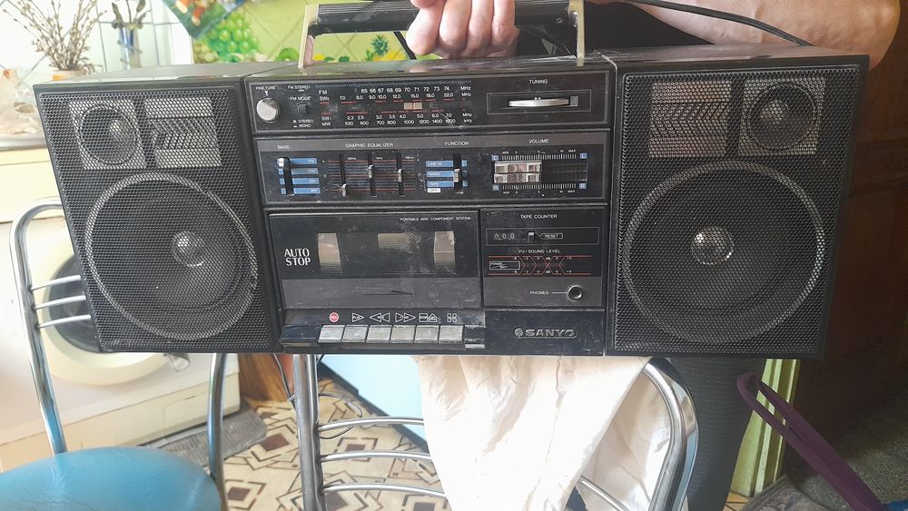 Магнитофон  SANYO C 12