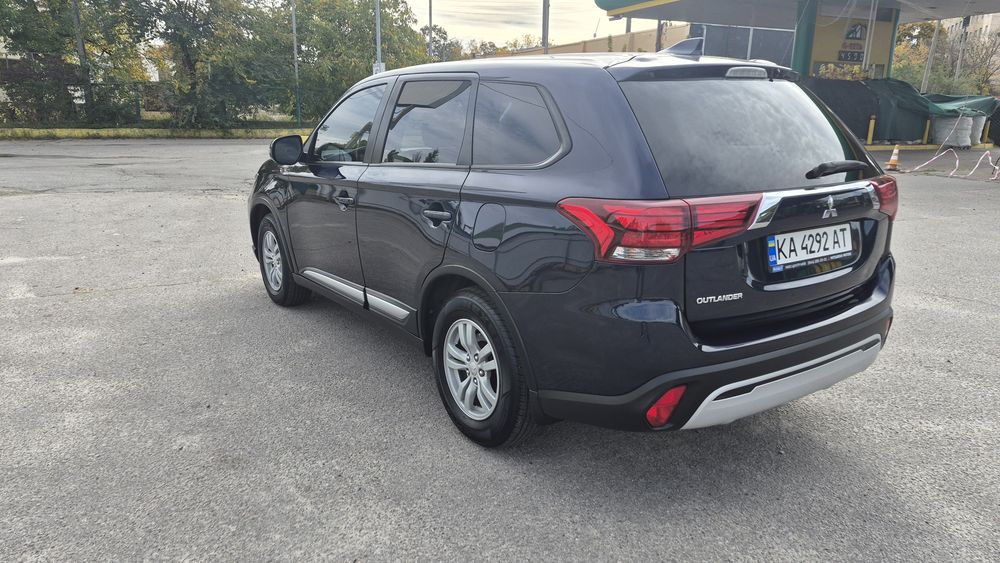 Продам офіційний  Mitsubishi Qutlander