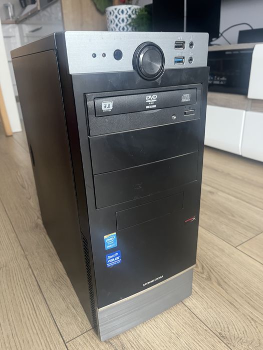 Komputer stacjonarny , płyta główna, dysk twardy, DVD RW.
