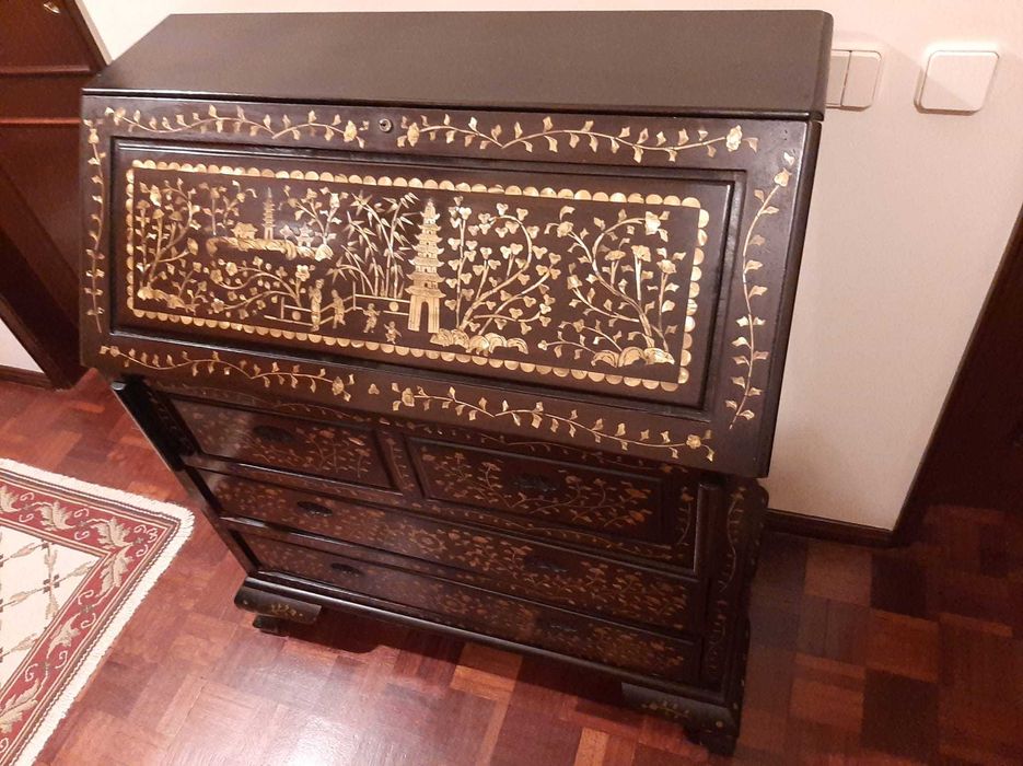 Móvel antigo Chinês - Escrivaninha