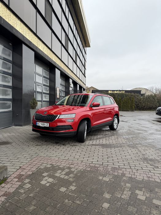 Skoda karoq 2018
Пробіг 75 тис км
1 власник
Відам 2 комплекти резини
Мотор 1.5 tsi
Коробка dsg 7 передач
Передній привід
Був в легкому дтп обійшлось все тільки заміною
заднього бампера
Можливий торг
Якщо є запитання телефонуйте всім з радістю відповім та все розкажу