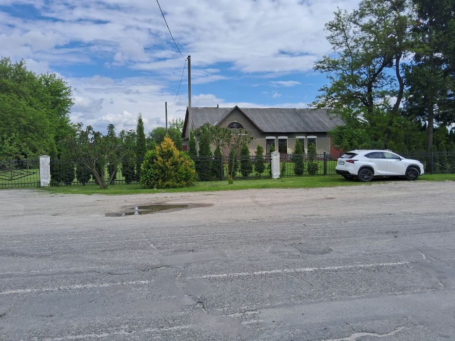 Оренда приміщення 200м2+виставковий майданчик 15сот