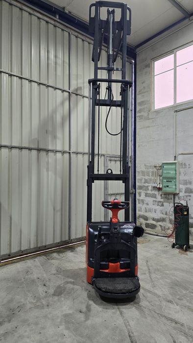 Porta-Paletes Linde L14  "Stacker"