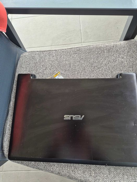 Asus K56cb carcaça com teclado, restantes peças sob consulta