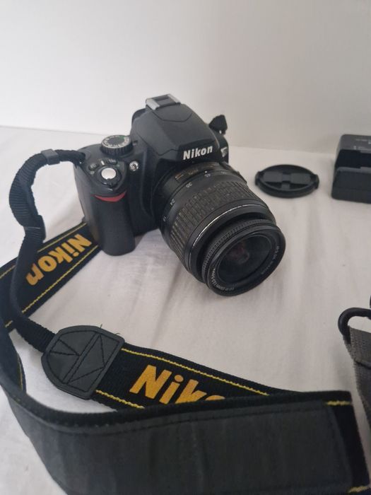 Nikon D60 + objetiva 18-55mm VR + carregador + bateria + mala Case Logic