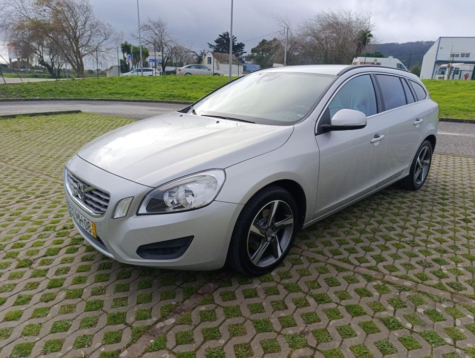 Volvo v 60 impecável com tudo feito  no carro