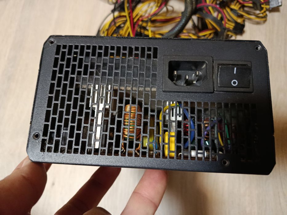 Блок питания 1300W (KW-1300PG) ATX 90+ Gold