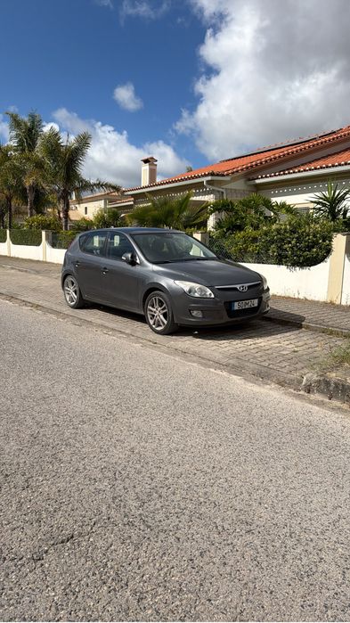 Hyunday  i30 1.6 CRDi - 2009 Muito economico . Carro muito economico ideal para quem procura um veiculo fiavel  para o dia a dia.