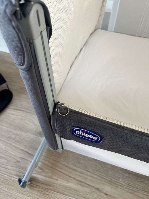 Dostawka łóżeczko dla niemowlaka noworodka z funkcją bujania CHICCO next2me