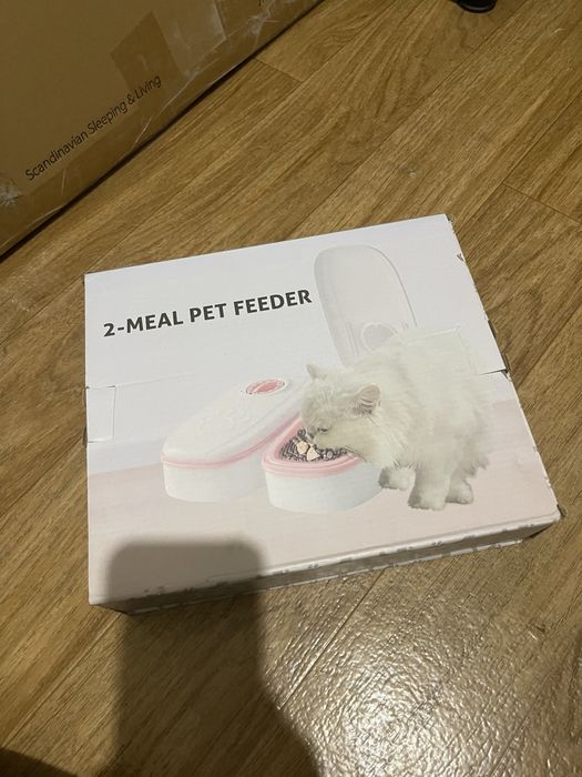 Часова кормушка кіт/пес