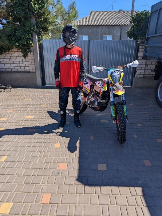 Мотоэкипировка хл.43.