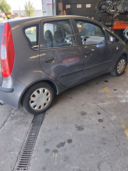 Mitsubishi colt para peças
