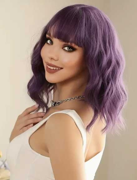 Peruka damska fioletowa bob włosy kręcone z grzywką dostawa 24h PL