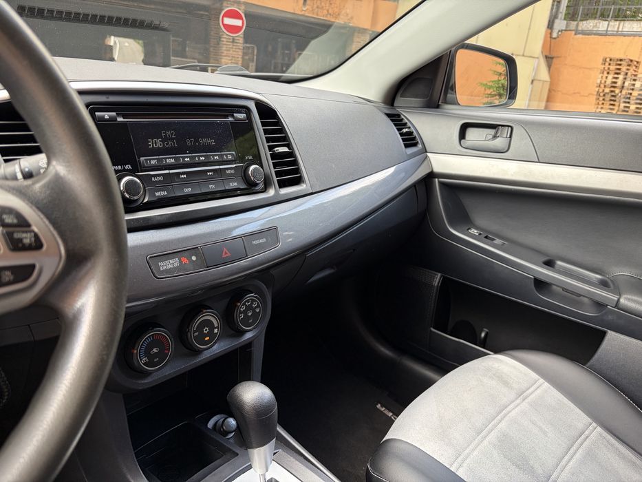 Mitsubishi Lancer
