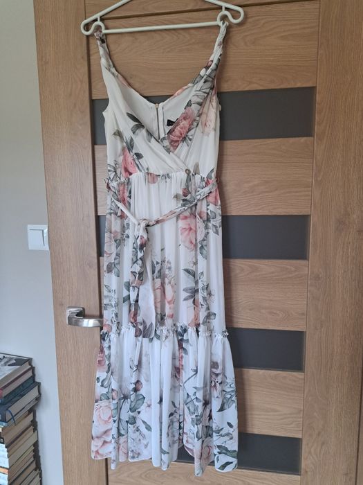 Zwiewna sukienka w kwiaty