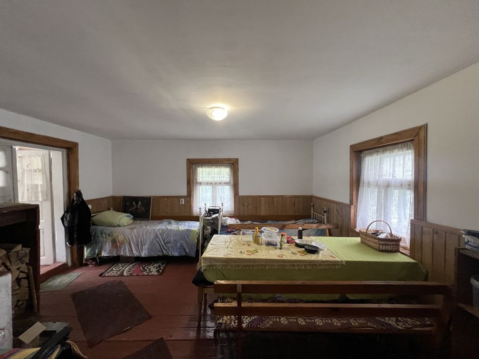 Продаж будинку  біля лісу та річки