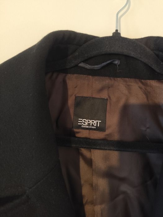 Czarny dwurzędowy płaszcz Esprit 48 z kieszeniami