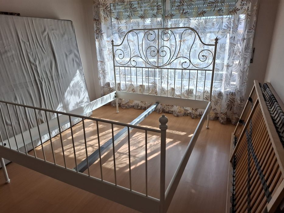 Cama de casal em ferro