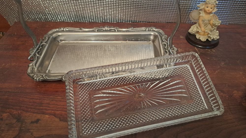 Bule, porta guardanapos e travessa