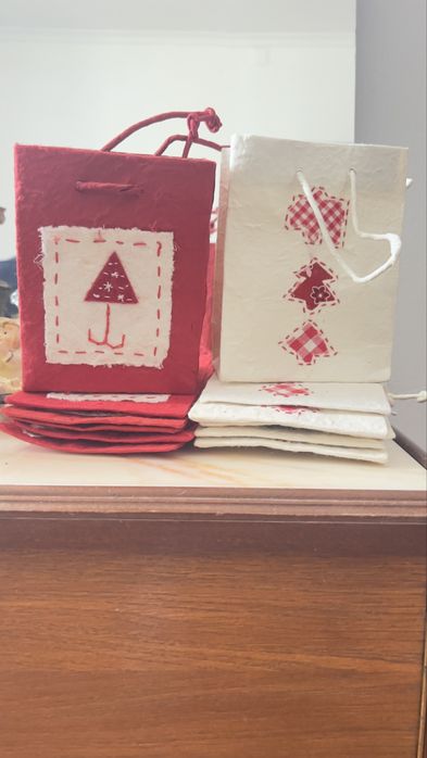 Sacos em papel reciclado de Natal