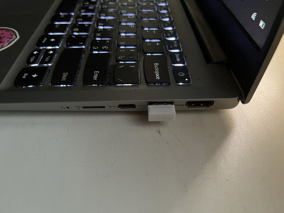 Ноутбук Lenovo Ideapad 320s 131kb