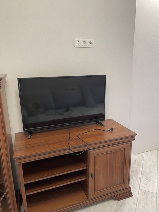 Телевізор Liberton 40", смарт ТВ