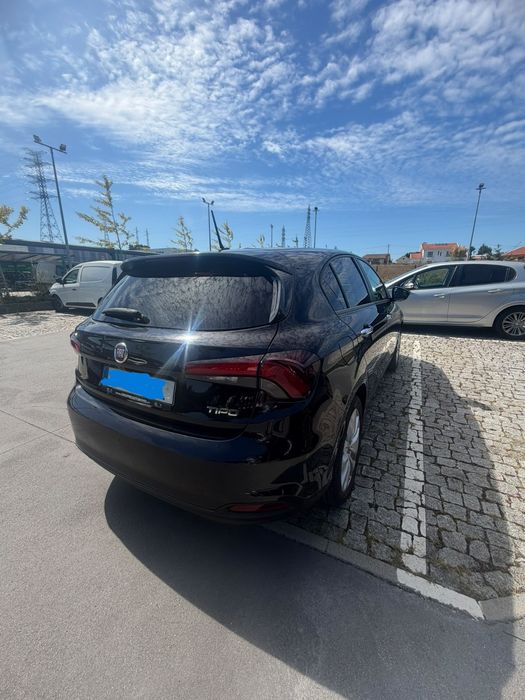 Carro fiat preto