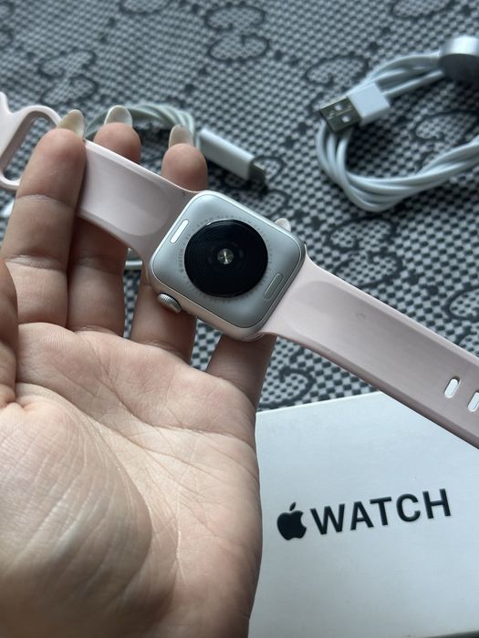 Apple Watch SE (Gen 2) 40mm Silver