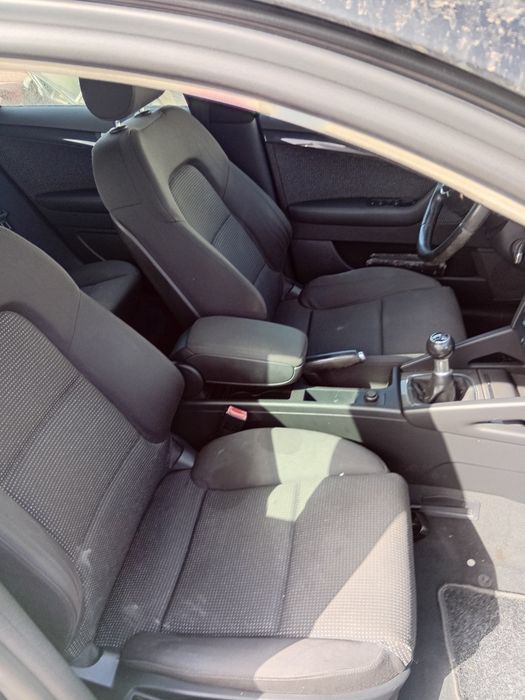 Audi A3 sportback 8P 1.6FSI todas as peças
