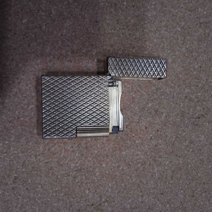 Isqueiro Dupont Dourado