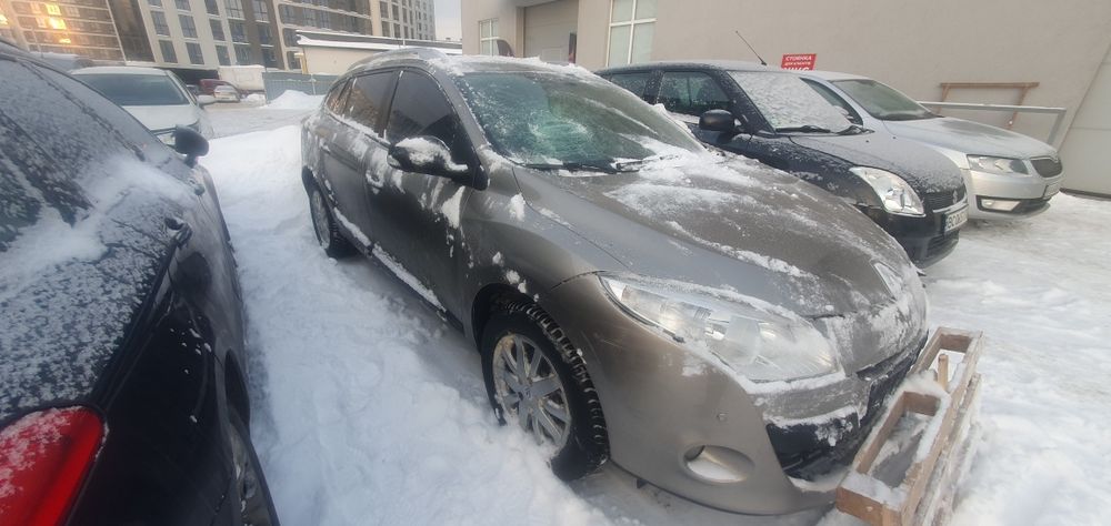 Megane 3 1.6 бензин після дтп