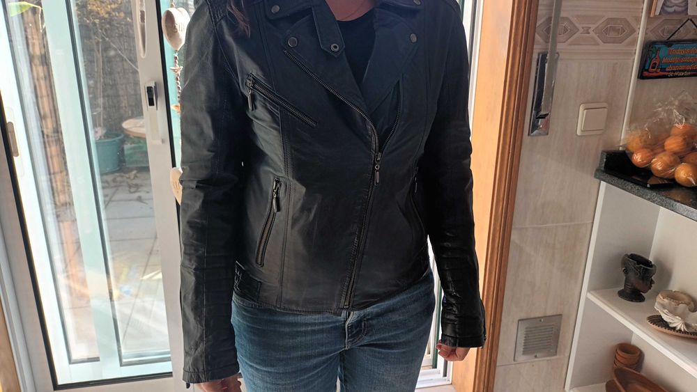 Casaco em pele genuína, preto, também para motard, design muito bonito