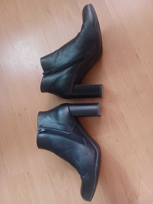 Botki na obcasie Ryłko czarne r 36.