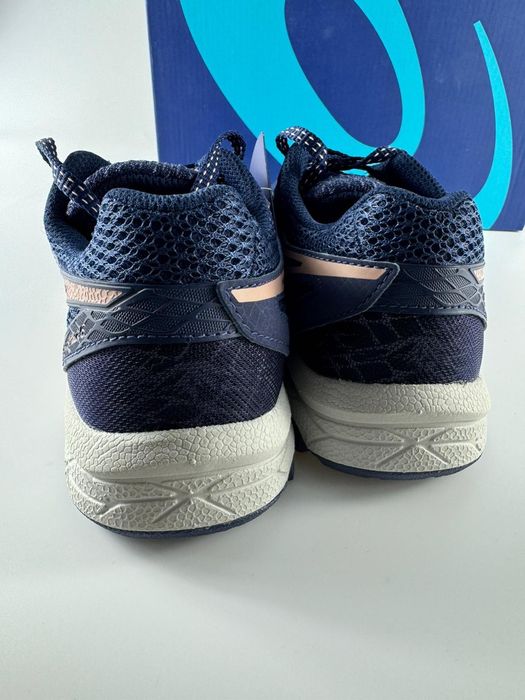 Nowe sneakersy damskie sportowe ASICS GEL-FujiAttack 5 granatowe 35,5