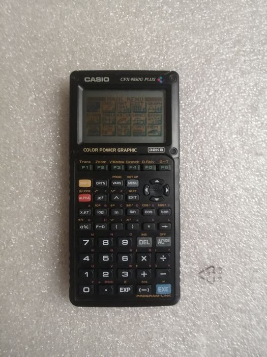 Kalkulator graficzny Casio CFX-9850GB Plus.