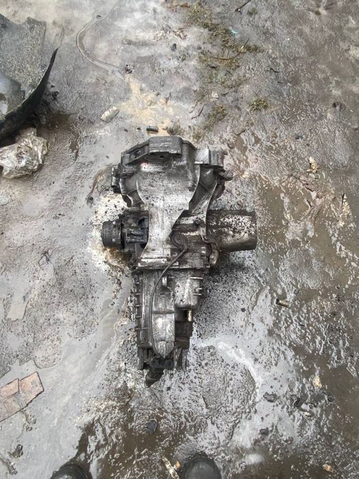 Продам коробку 1.8т