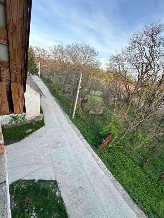 Продається триповерховий корпус під бізнес