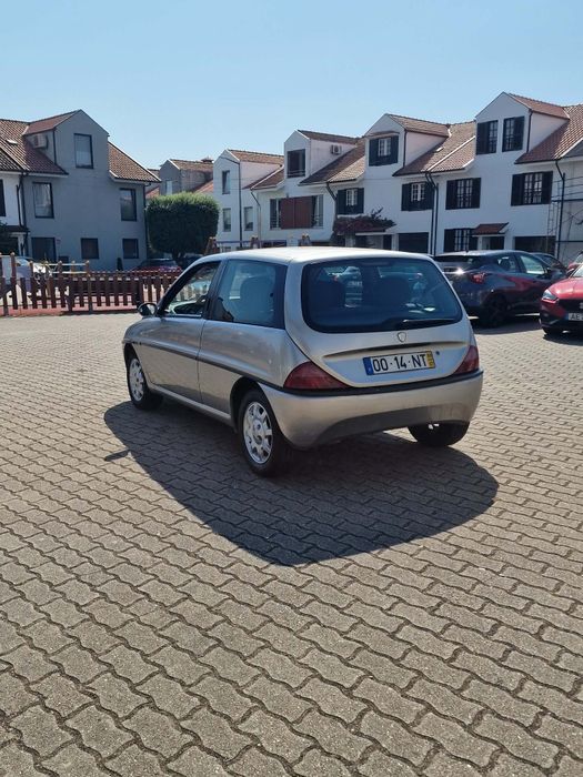 Lancia Y 1.2 . 1.6