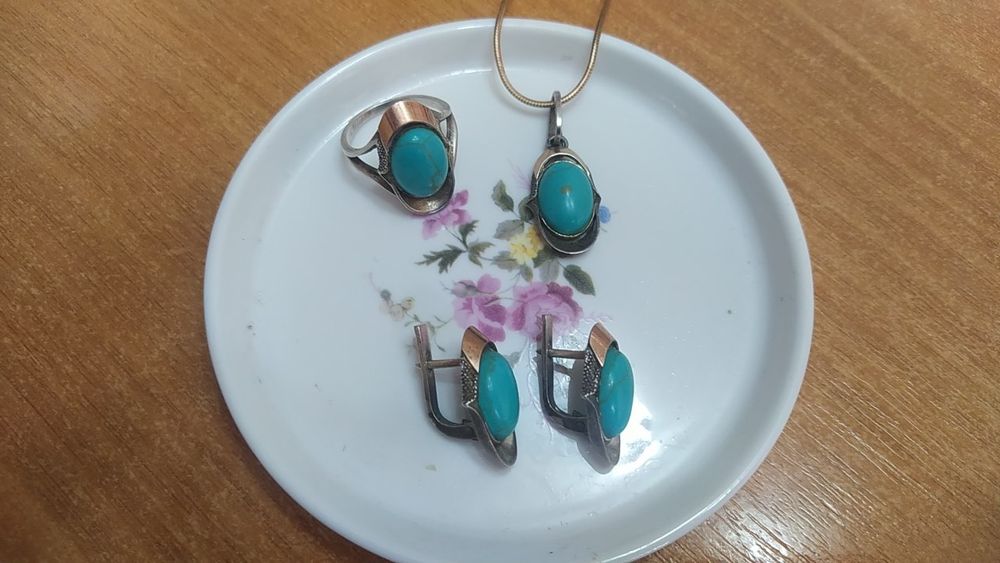 Срібний комплект з золотими пластинами