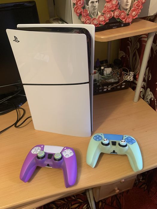 Ps5 slim blue-ray состояние новой.