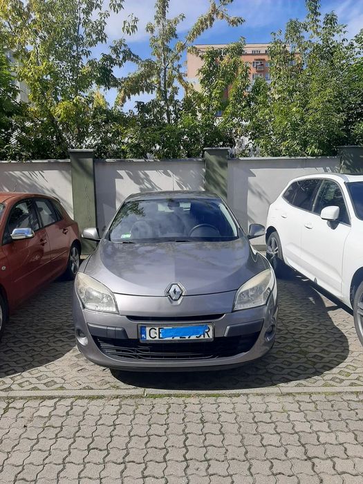 Renault Megane Stan bardzo dobry. Nowy akumulator. Komplet kół zimowych.