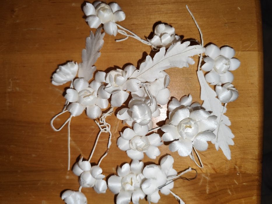 Квіти з тканини весільні