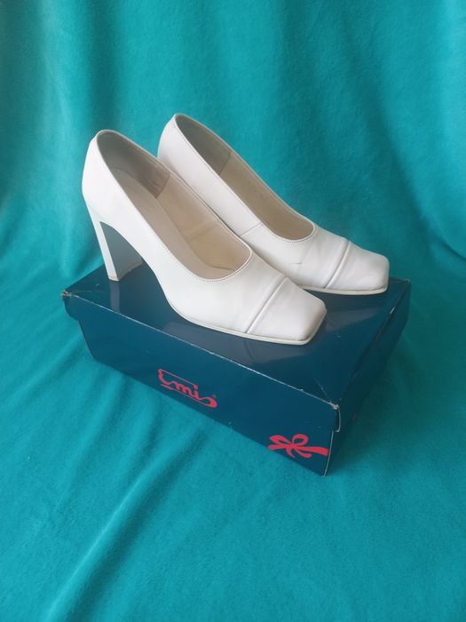 Czółenka buty ślubne 38 Emi