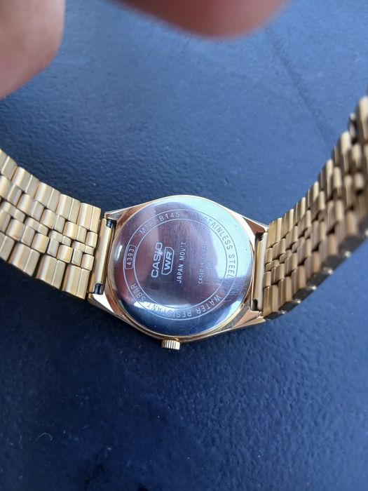 Casio MTP-B145G-9AV Dourado – Muito Bom Estado