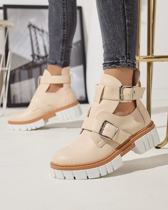 4 KOLORY 36 37 38 botki 39 40 z wycięciami na grubej podeszwie z klamr