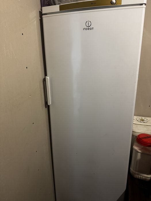 Продам морозильную камеру