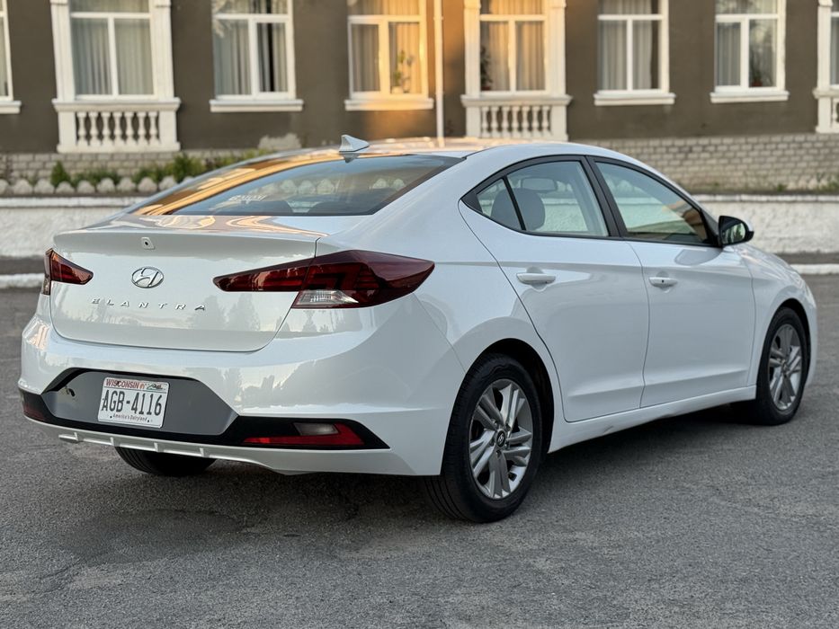 Hyundai Elantra 2020