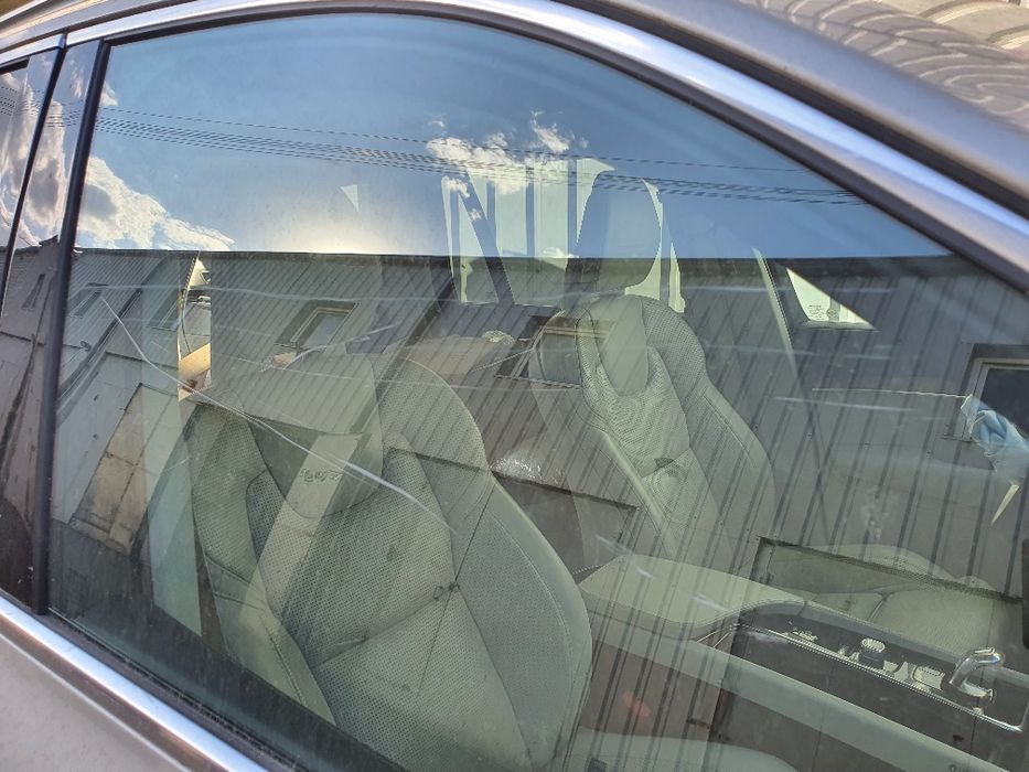 Стекло правой передней двери вольво хс90